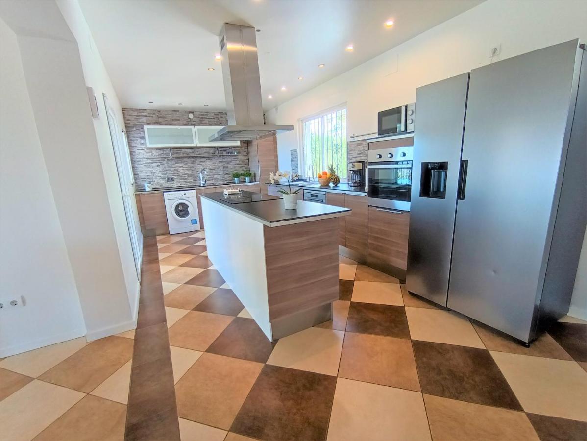 Villa Del Sol بينالماذينا المظهر الخارجي الصورة